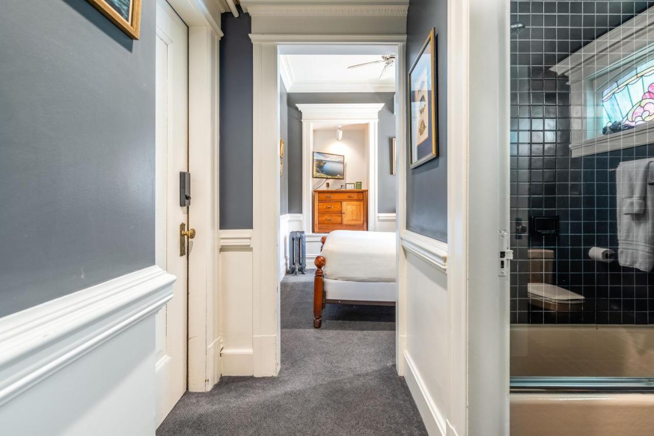Seattle Gaslight Inn Εξωτερικό φωτογραφία