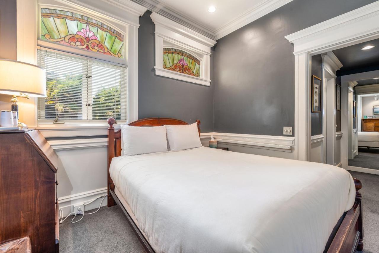Seattle Gaslight Inn Εξωτερικό φωτογραφία