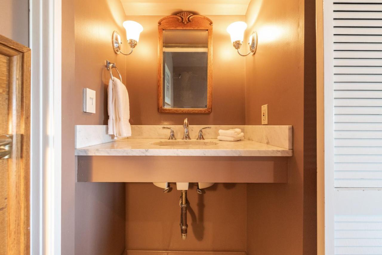 Seattle Gaslight Inn Εξωτερικό φωτογραφία