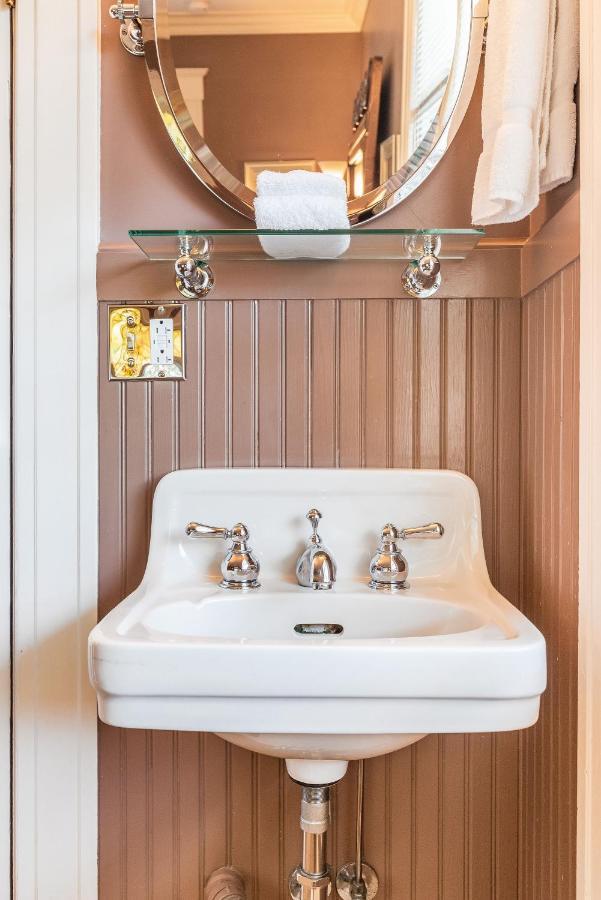 Seattle Gaslight Inn Εξωτερικό φωτογραφία